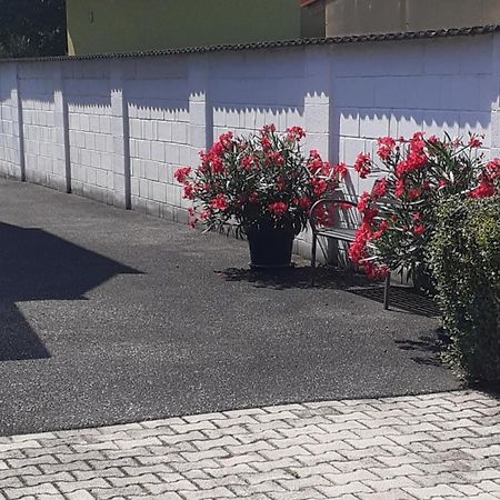 Czinger Vendegszobak Mosonmagyaróvár Екстериор снимка